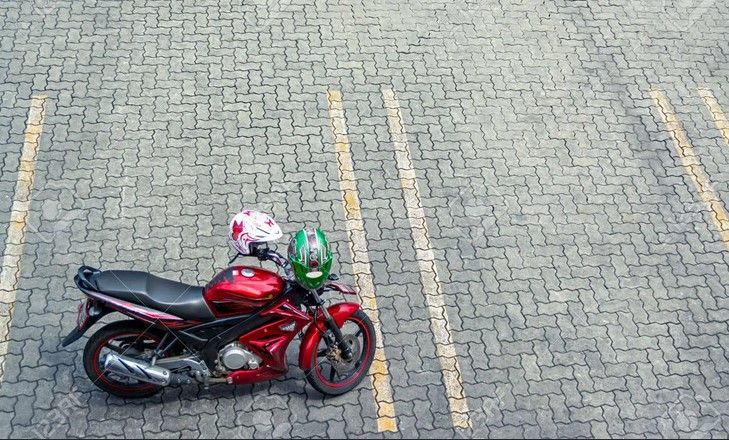 einzelnes Moped.jpg